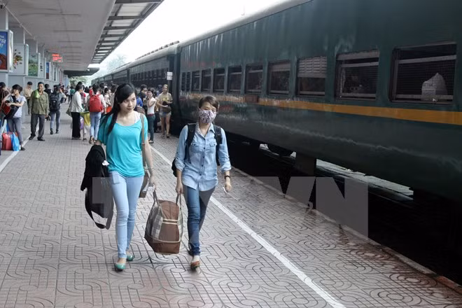 Lo “gà nhà đá nhau”, ngành đường sắt vội hợp nhất vận tải hành khách ảnh 2