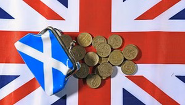 IMF cảnh báo nguy cơ bất ổn nếu Scotland tách khỏi Anh ảnh 1