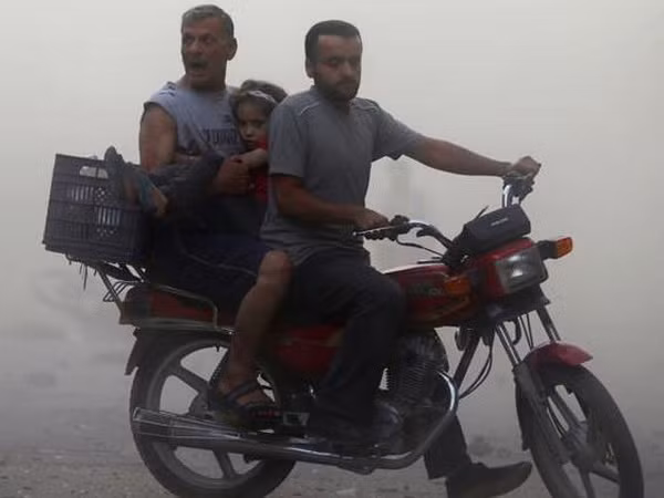 Quân đội Syria không kích gần Damascus, 42 người thiệt mạng ảnh 1
