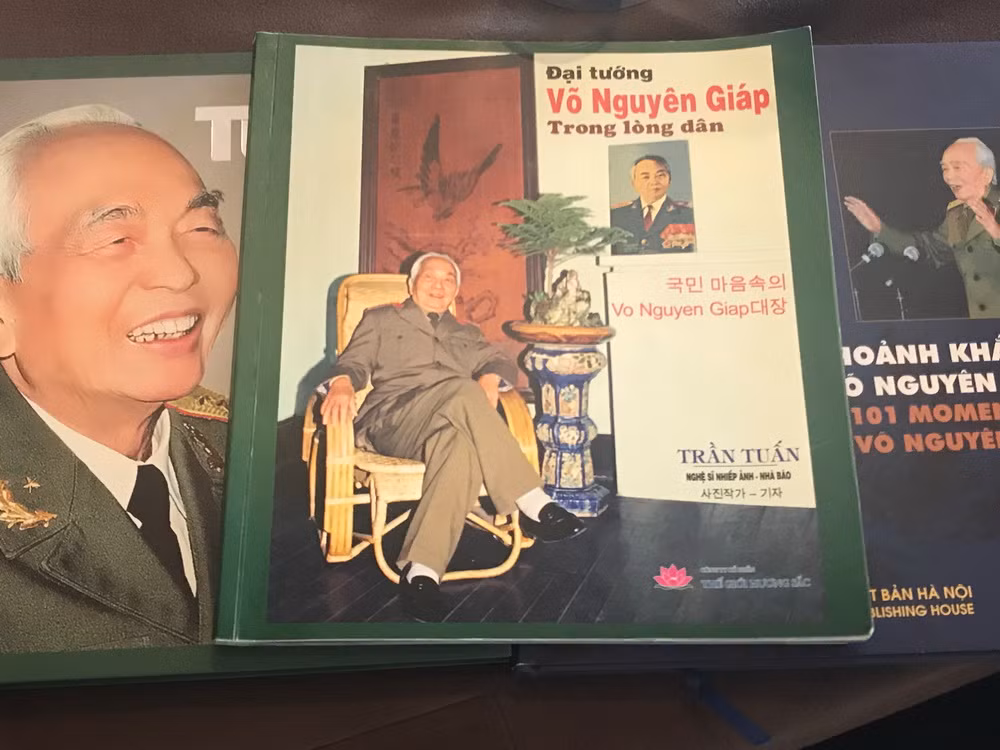 Ra mắt sách ảnh về Đại tướng Võ Nguyên Giáp bản song ngữ Việt-Hàn ảnh 1