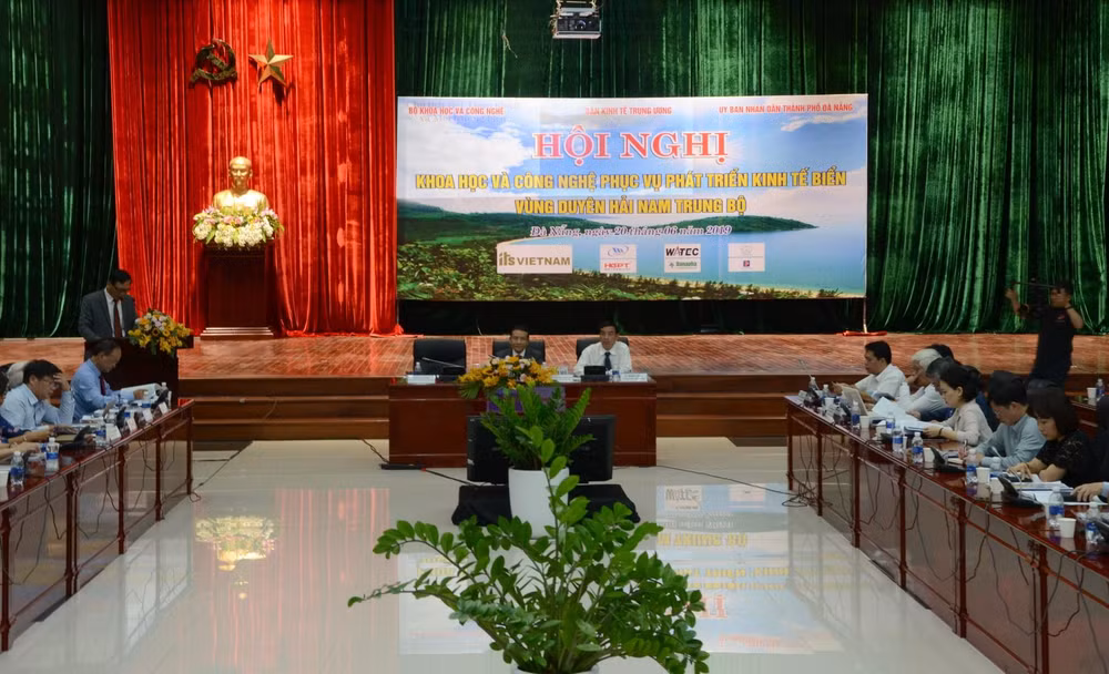 Phát triển kinh tế từ 'nâu' sang 'xanh lam' tại Nam Trung Bộ ảnh 1
