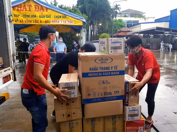 Phong tỏa 6 xí nghiệp, nhà máy, xưởng may ở TP.HCM để chống dịch ảnh 1