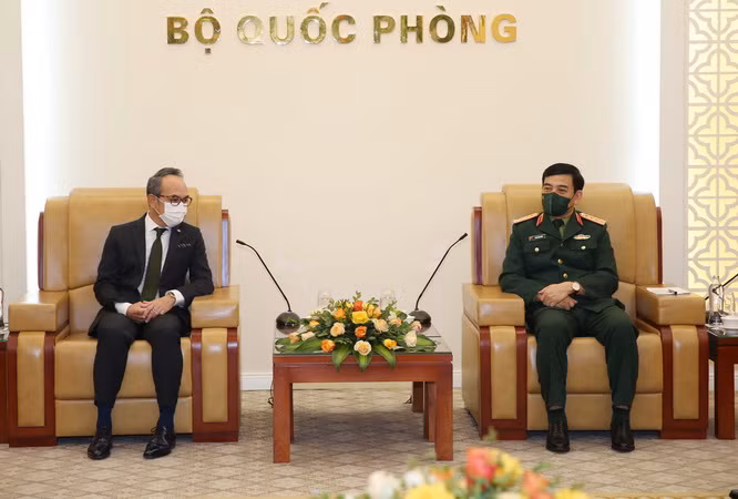 Đại tướng Phan Văn Giang tiếp Đại sứ Thái Lan Nikonrndej Balankura ảnh 1