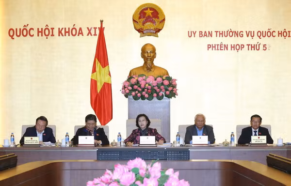 Bế mạc Phiên họp thứ 5 Ủy ban thường vụ Quốc hội khóa XIV ảnh 1