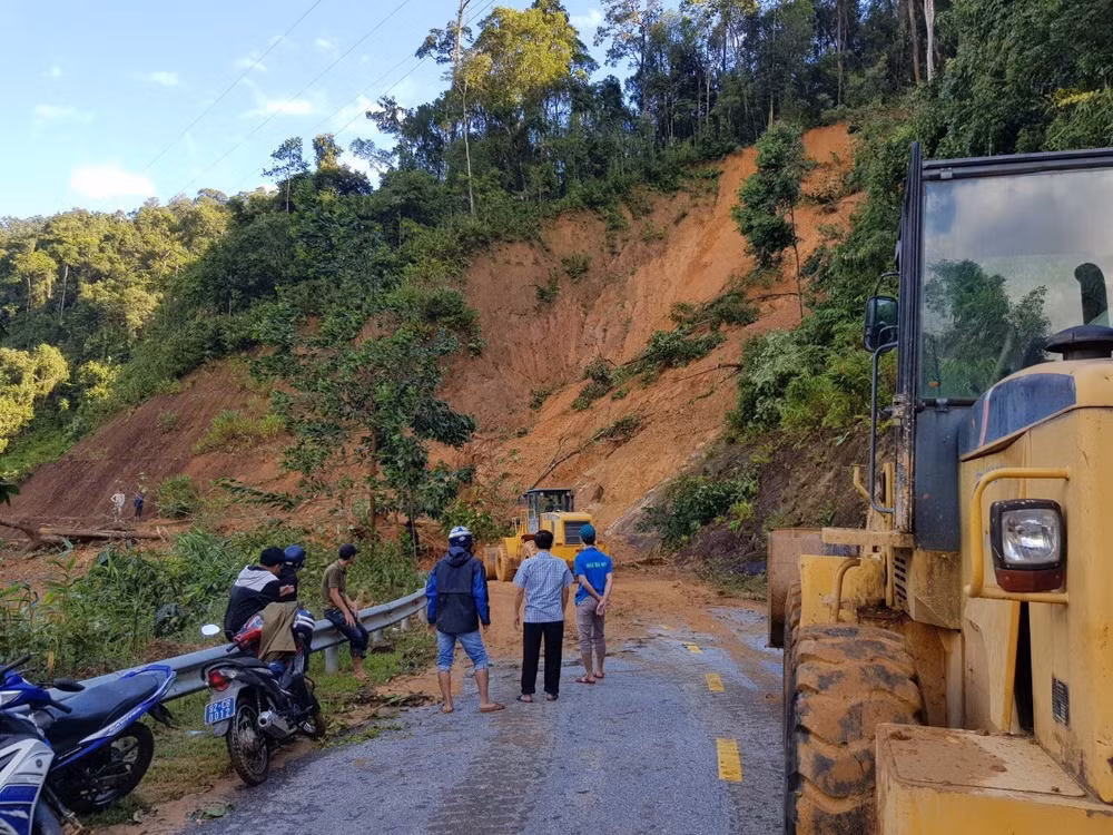Bộ Quốc phòng tăng cường lực lượng, phương tiện giúp các địa phương ảnh 1