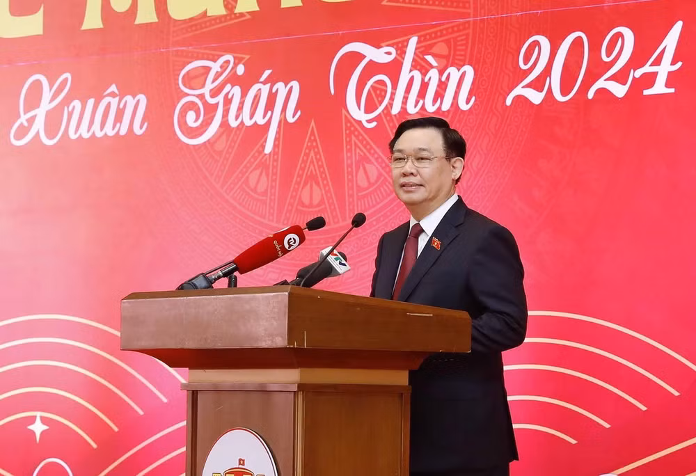 ttxvn_1502_vuong dinh hue chuc tet (3).jpg