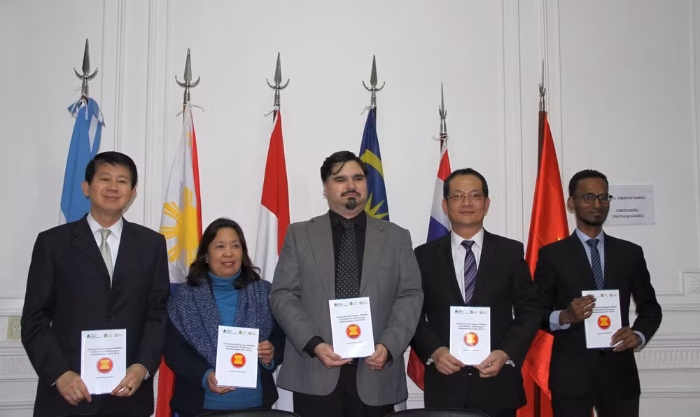 Argentina ra mắt tuyển tập bài viết đoạt giải thi tìm hiểu ASEAN ảnh 1