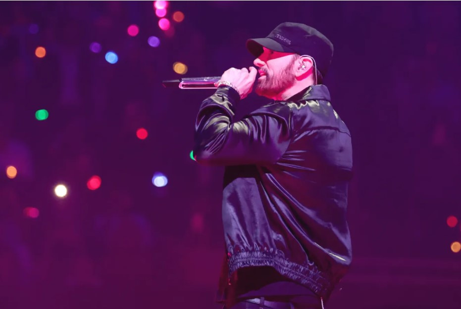 Eminem xuất hiện trên sân khấu ở Detroit, công khai ủng hộ bà Kamala Harris  | Vietnam+ (VietnamPlus)