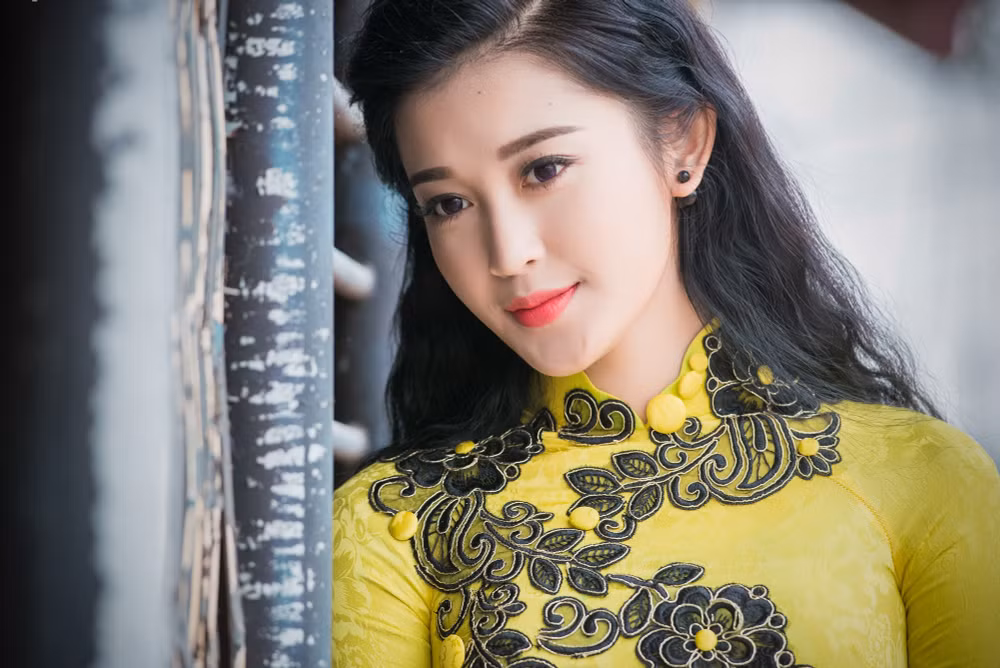 Á hậu Huyền My tặng quà Tết cho các hộ dân nghèo ở Hà Nội ảnh 1