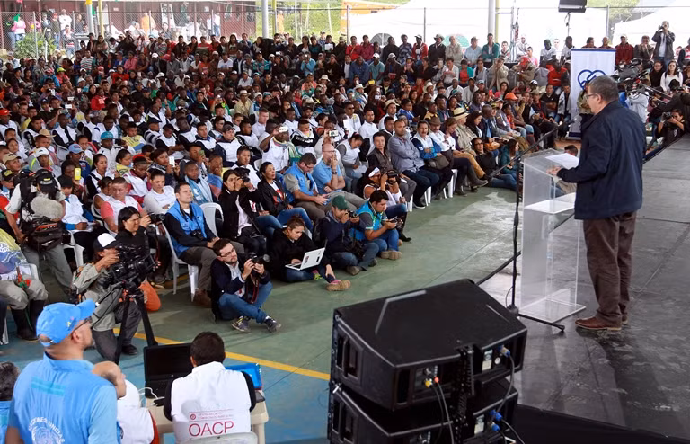 Colombia: FARC hoàn thành giao nộp vũ khí, chấm dứt 50 năm xung đột ảnh 1