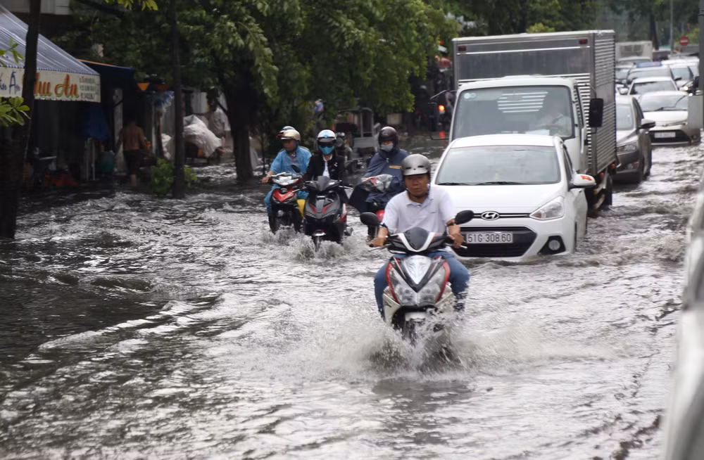 TPHCM chưa ký hợp đồng thuê máy bơm chống ngập sau một năm thí điểm ảnh 1