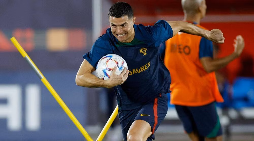 Cristiano Ronaldo nỗ lực tập luyện, quyết tâm phá dớp 'tịt ngòi' ảnh 1