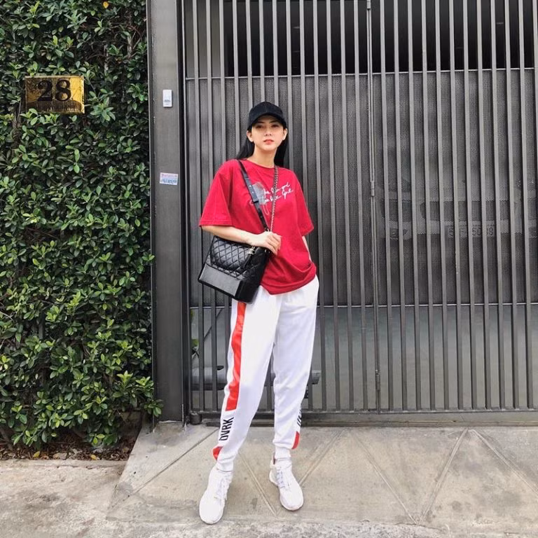 Ngất ngây với street style ngập tràn váy đầm cổ điển của mỹ nhân Việt ảnh 10