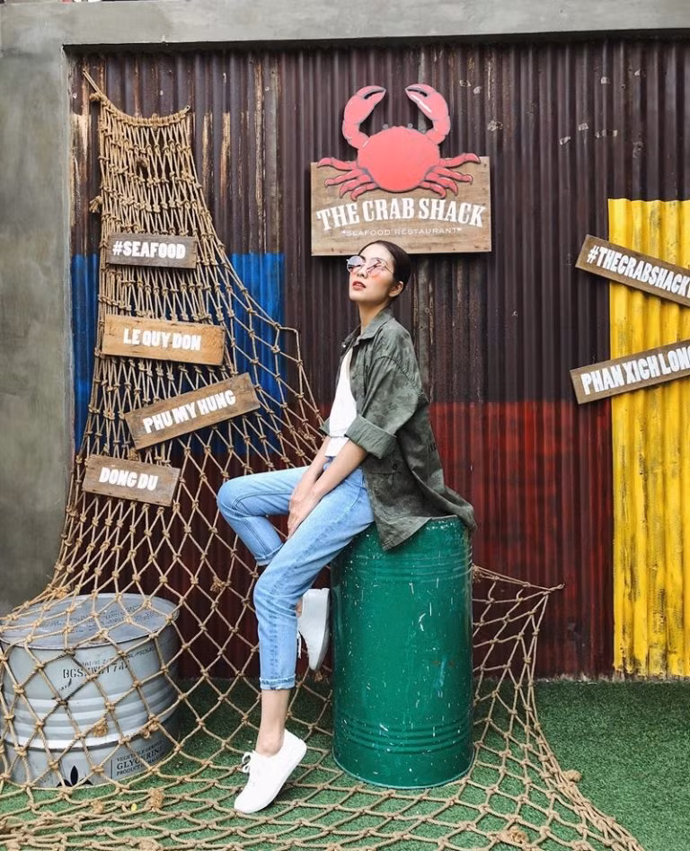 Ngất ngây với street style ngập tràn váy đầm cổ điển của mỹ nhân Việt ảnh 11