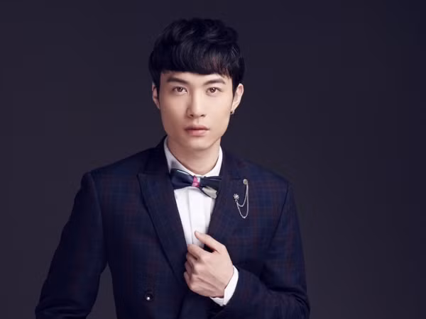 Giọng hát “cả gan” khởi đầu khi cover lại “hit” các diva nhạc Việt ảnh 1