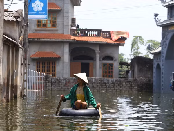 Nhiều hệ thống hạ tầng làm giảm khả năng thoát lũ của các sông ảnh 1