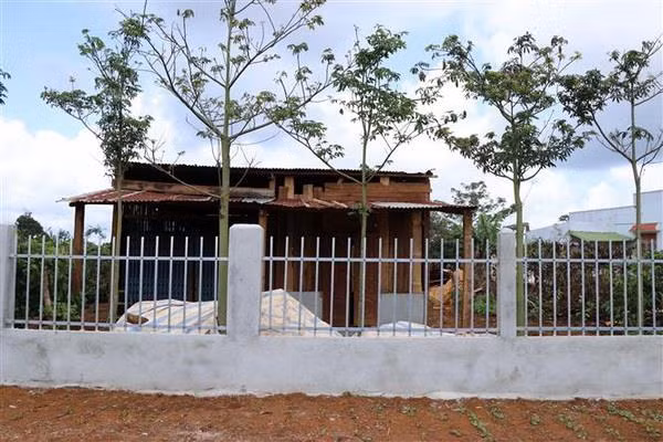 Đắk Nông: Nhà xây bất thường trên đất sắp thu hồi khai thác alumin ảnh 1