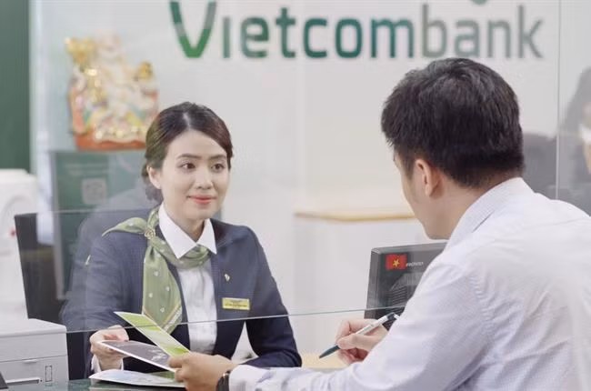 Chủ tịch Vietcombank: Sẽ đồng hành cùng khách hàng vượt qua đại dịch ảnh 2