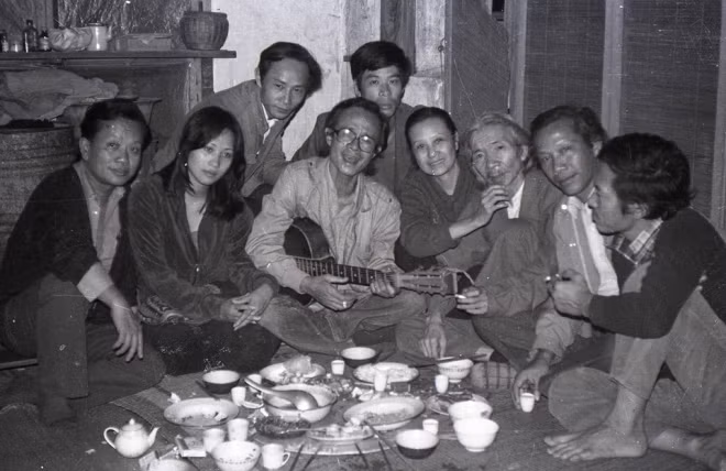 "Những người muôn năm cũ" - giới văn nghệ sỹ Việt nổi tiếng một thời ảnh 1