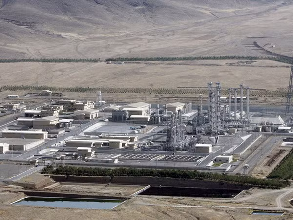 Iran sẽ giảm dự trữ nước nặng để tuân thủ thỏa thuận hạt nhân ảnh 1