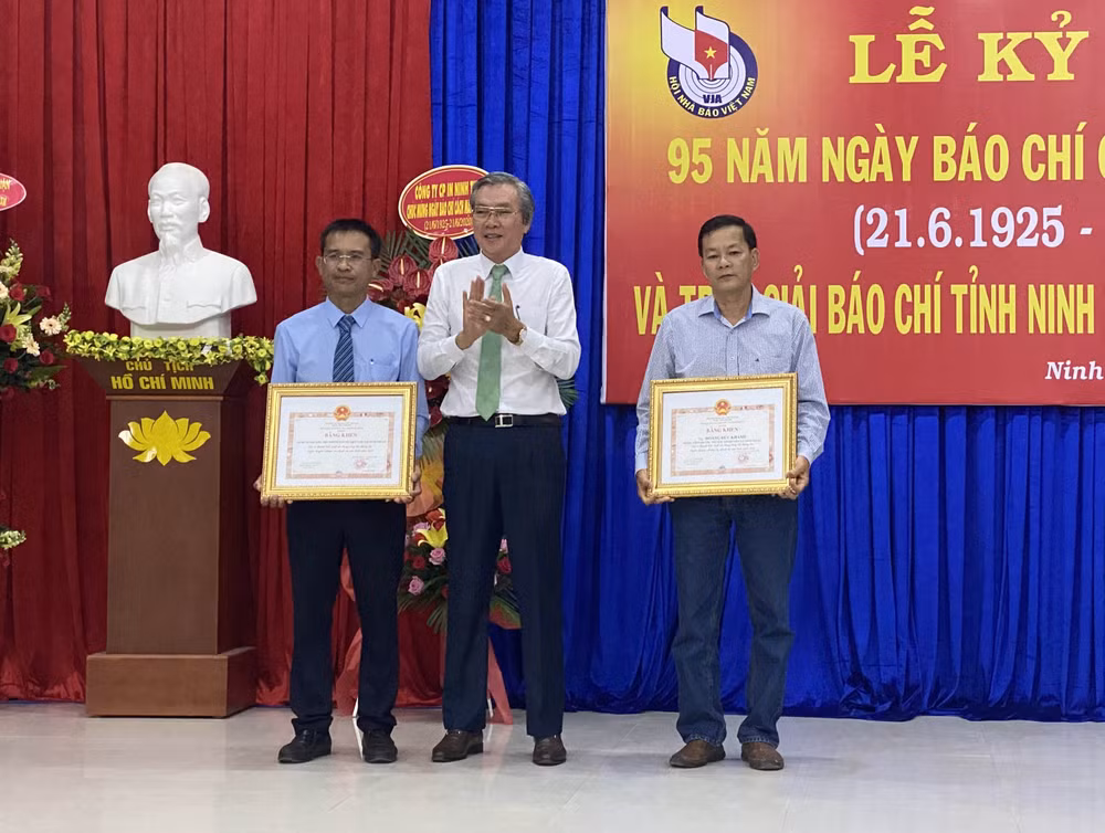 Ninh Thuận trao giải báo chí tỉnh lần thứ XIII năm 2019 ảnh 1