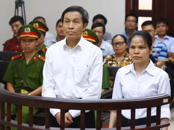 Giữ nguyên bản án 5 năm tù đối với bị cáo Nguyễn Hữu Vinh ảnh 1