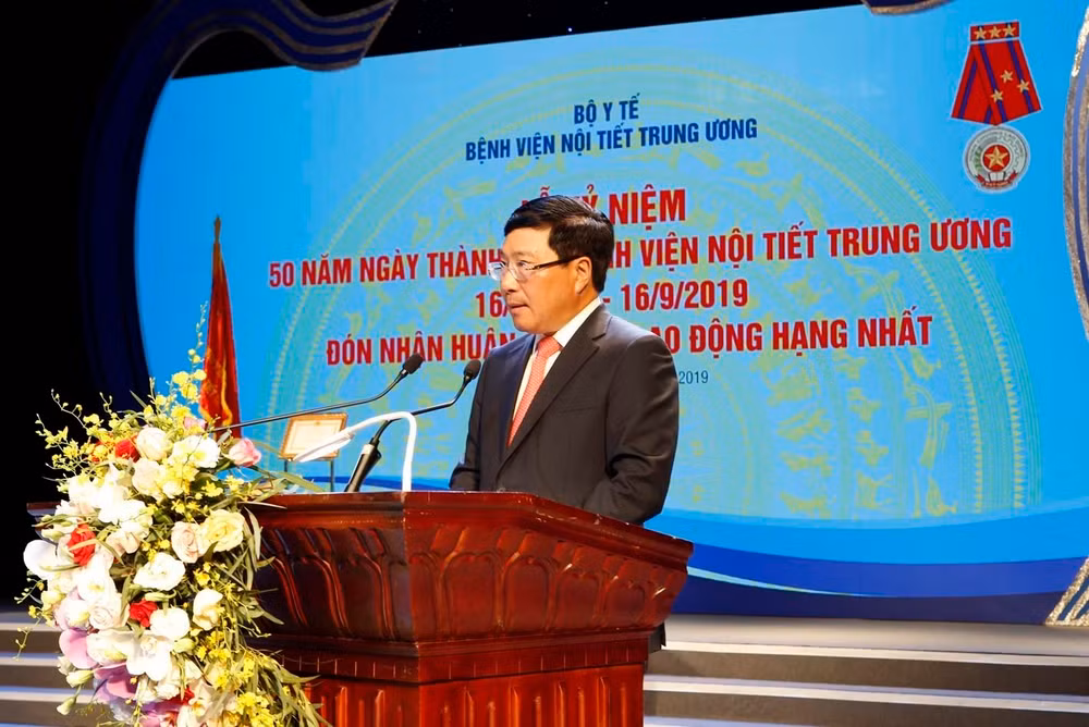 Bệnh viện Nội tiết Trung ương đón nhận Huân chương Lao động hạng Nhất ảnh 1