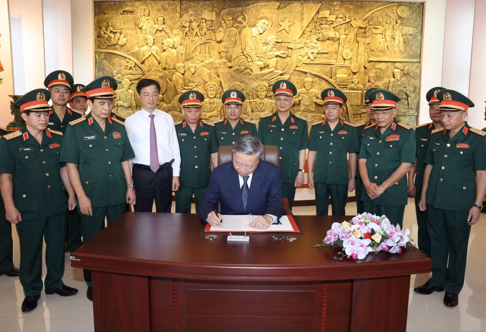 ttxvn_tong_bi_thu_chu_tich_nuoc_to_lam_lam_viec_voi_tong_cuc_ii_bo_quoc_phong_29-14.jpg