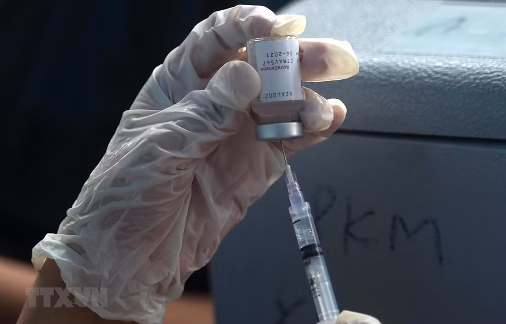 Chia sẻ vaccine là giải pháp tự vệ trước đại dịch COVID-19 ảnh 1