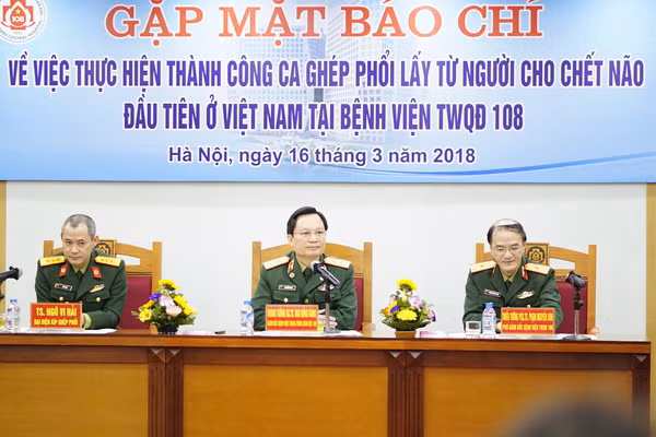 Những chuyện được kể sau ca ghép phổi thành công đầu tiên ảnh 2