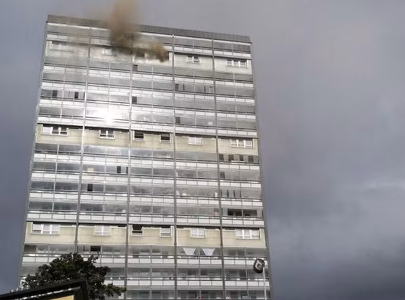 Hỏa hoạn đúng dịp tưởng niệm 1 năm xảy ra vụ cháy Grenfell Tower ảnh 1