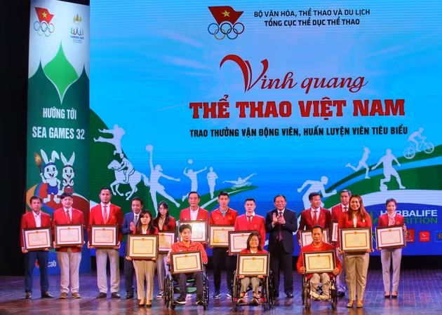 Vinh danh 23 VĐV, huấn luyện viên tại "Vinh quang Thể thao Việt Nam" ảnh 1