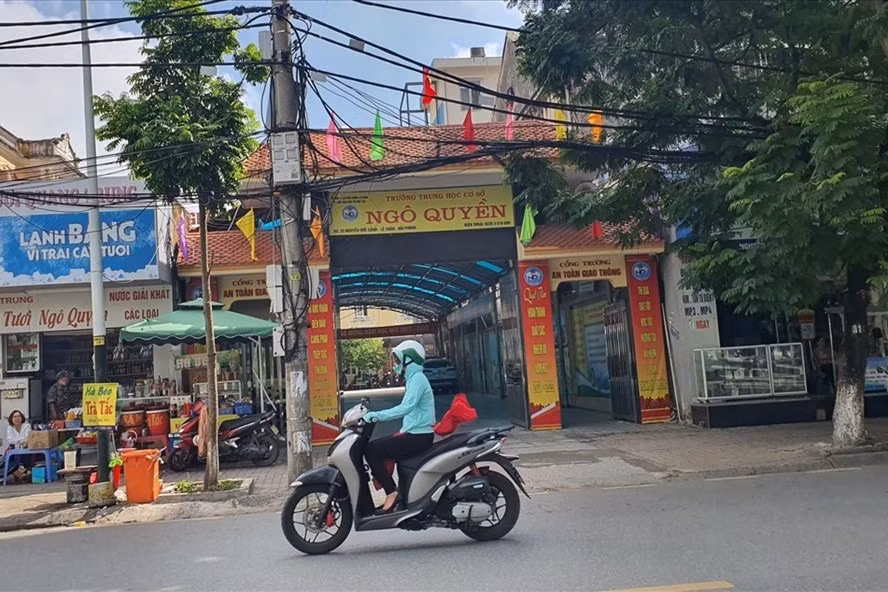 Hải Phòng: Khởi tố bị can liên quan sai phạm tại Trường THCS Ngô Quyền ảnh 1