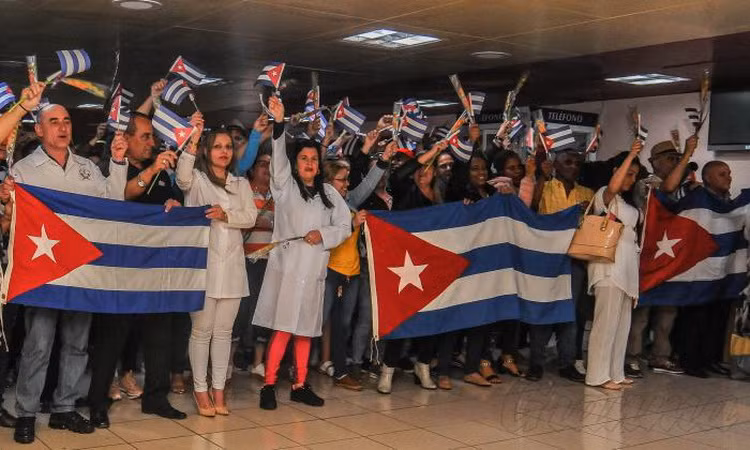 Cuba hoàn tất việc rút nhân viên y tế tại Ecuador về nước ảnh 1