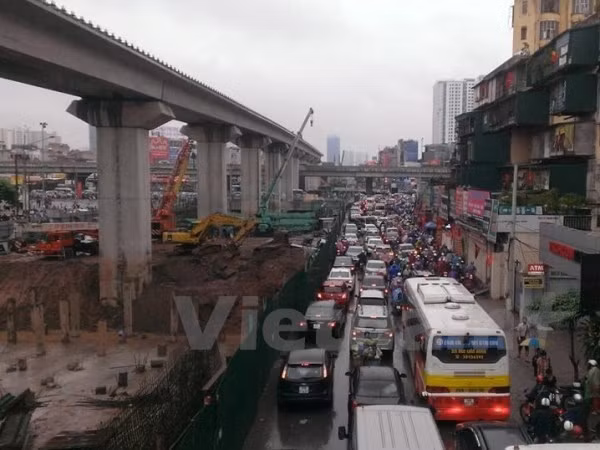Hà Nội nên thu phí xe cá nhân lưu thông giờ cao điểm để giảm ùn tắc ảnh 2