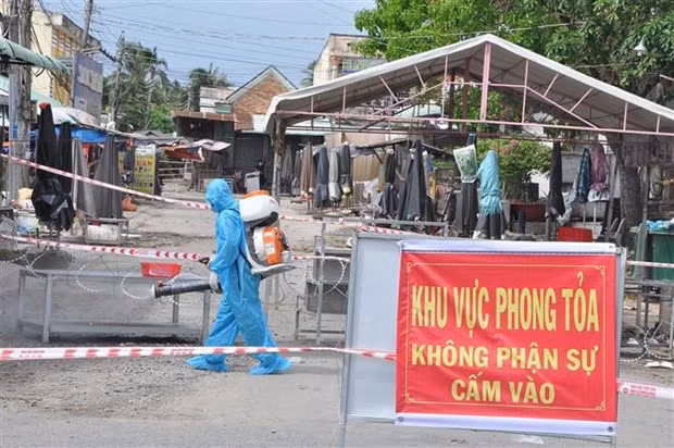 Hưng Yên: Huyện Kim Động và Ân Thi phong tỏa nơi ở của 2 ca dương tính ảnh 1
