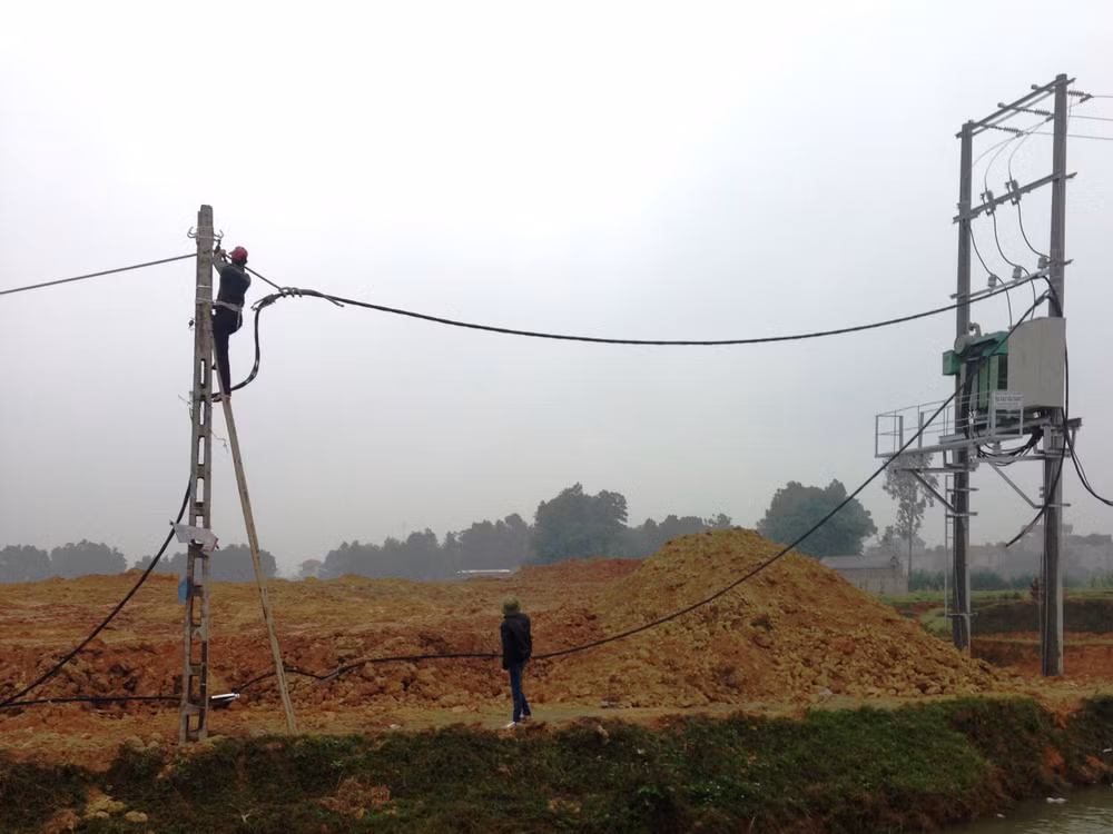Bài 11: Ngụy tạo hồ sơ, lập trạm điện công suất lớn cho “lò gạch ma" ảnh 1