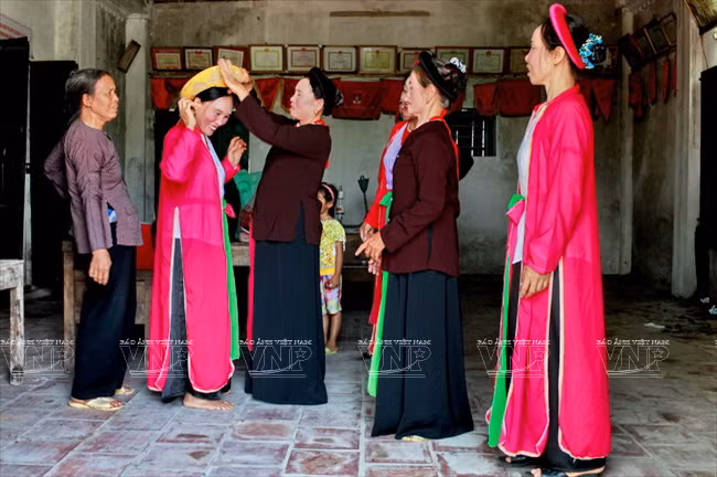 Sức sống hơn 700 năm của nghệ thuật hát trống quân thôn Bùi Xá ảnh 4