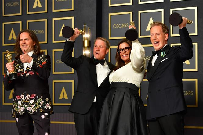 Những dấu ấn ngọt ngào của lễ trao giải Oscar ngày trở lại | Vietnam+  (VietnamPlus)