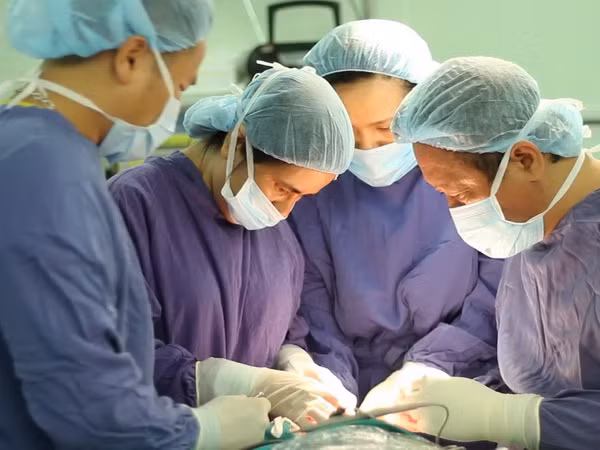 "Phép màu" trả lại gương mặt cho người 10 năm bị ung thư da ảnh 2