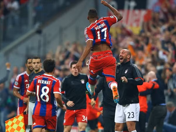 [Video] Bàn thắng tuyệt đẹp của Jerome Boateng hạ gục Man City ảnh 1