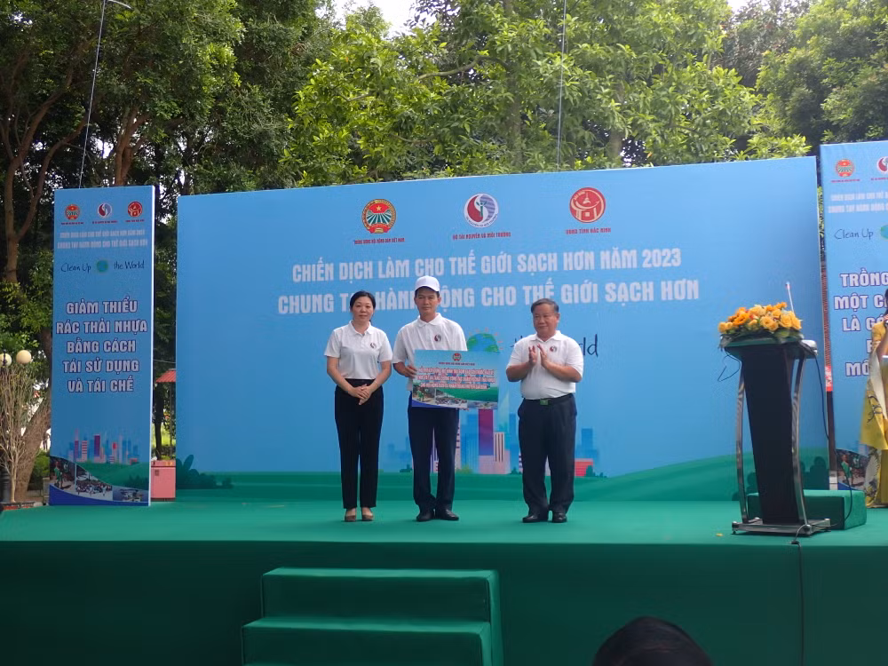 Làm cho thế giới sạch hơn: Cần bỏ tư tưởng chạy theo lợi ích trước mắt ảnh 1