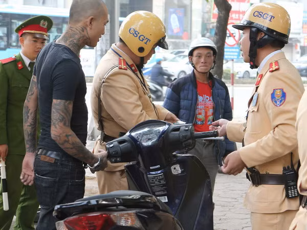 Hà Nội: Kiên quyết xử lý nghiêm các trường hợp vi phạm giao thông ảnh 1