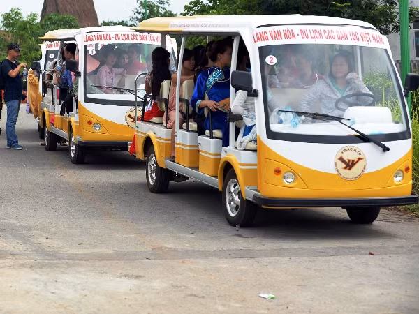 Khai thác thử nghiệm xe ôtô điện chạy trong cảng Nội Bài ảnh 1