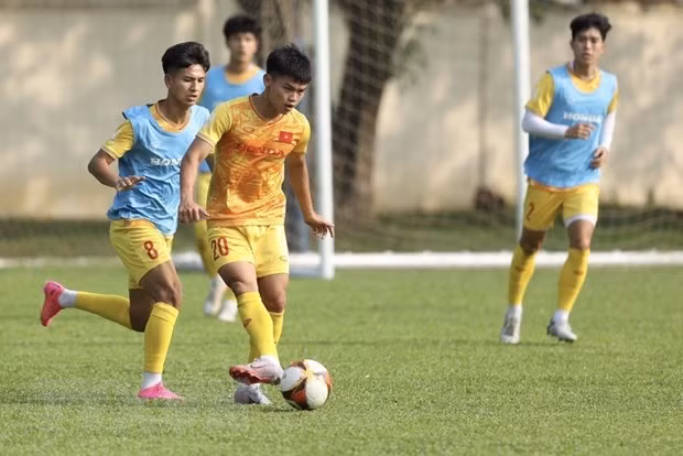 'Cháy vé' xem trận U22 Việt Nam-U22 Lào tại SEA Games 32 ảnh 1
