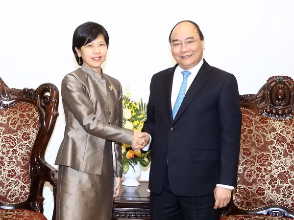 Thủ tướng Nguyễn Xuân Phúc tiếp Đại sứ Canada và Qatar ảnh 1