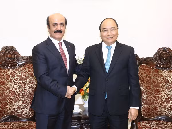Thủ tướng Nguyễn Xuân Phúc tiếp Đại sứ Canada và Qatar ảnh 2
