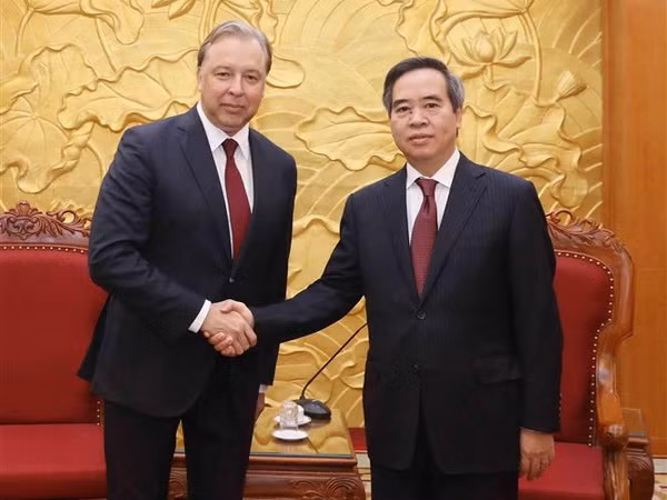 Tăng cường quan hệ gắn bó giữa hai Đảng Cộng sản Việt Nam và LB Nga ảnh 1