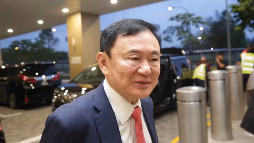 Thái Lan: Máy bay chở cựu Thủ tướng Thaksin hạ cánh ở Bangkok ảnh 1