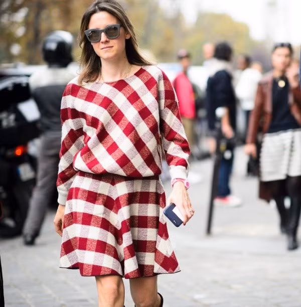 Gingham: Cuộc đổ bộ họa tiết ô vuông cổ điển mùa mốt Xuân Hè ảnh 8